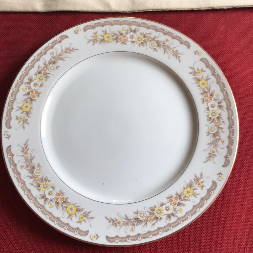 EKCO International Golden Autumn Fine China Japan Dinner Plate (10-1/2”)